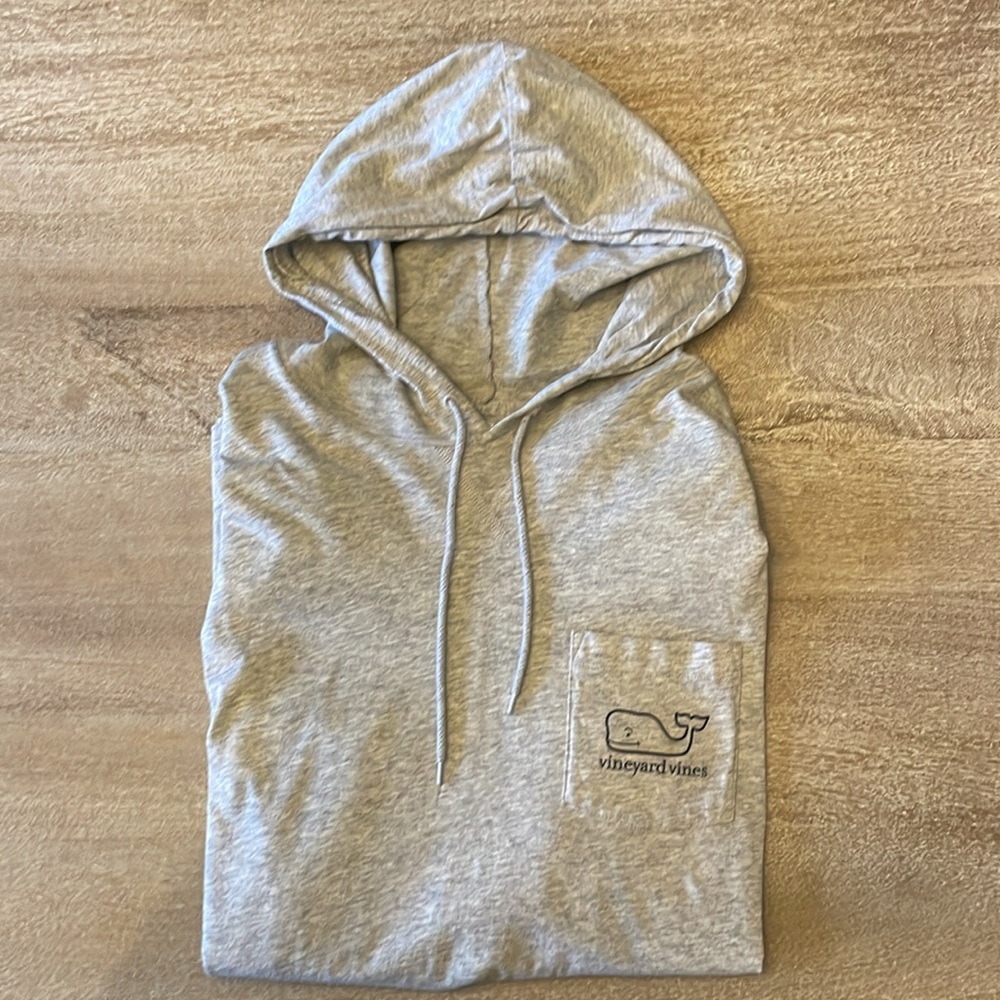 Vineyards Vines hooded long sleeve tee shirt